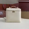 Sac à Dos Loro Piana Extra Pocket L23.5 – Cuir de Veau Graine Tendre Blanc et Or img 001 17.webp