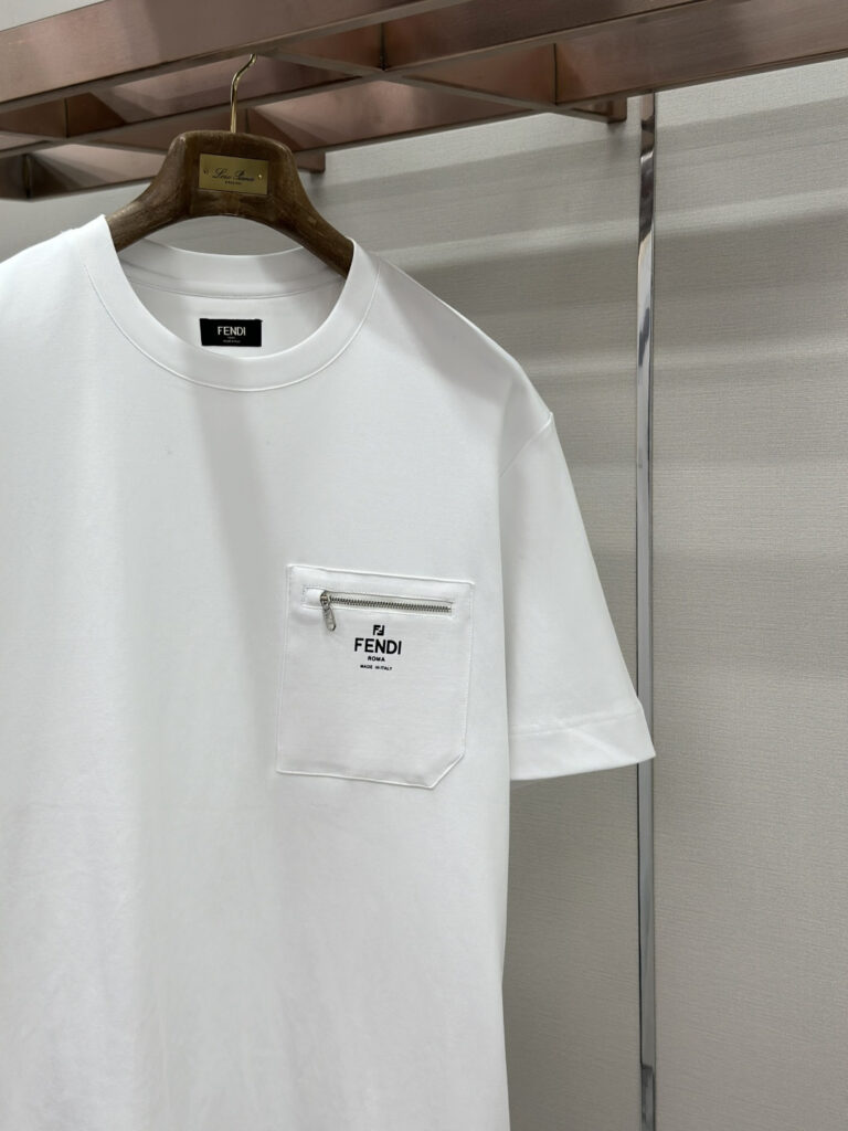 T-shirt with Zipped Pocket White — 