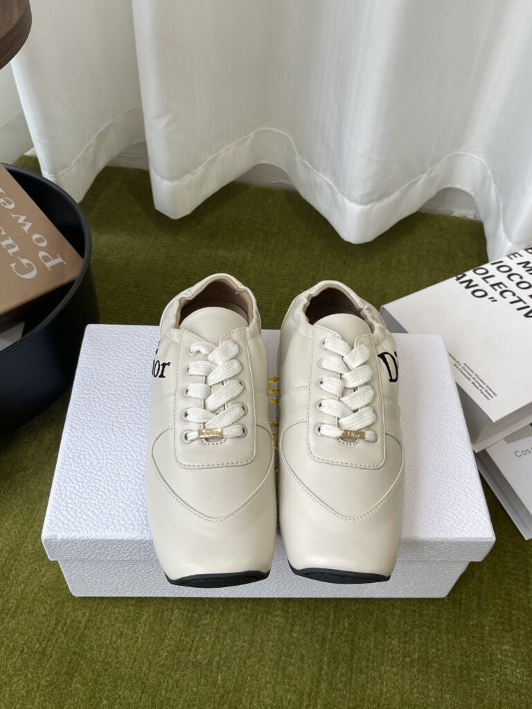 Coeur Sneaker Ecru — Profil