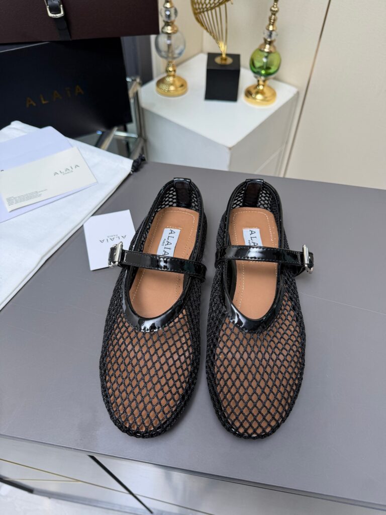 Alaïa Mesh Ballet Flat Black lacquered — 3/4 arrière