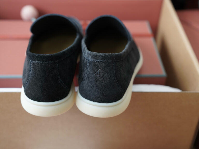 Summer Walk Black — Détail