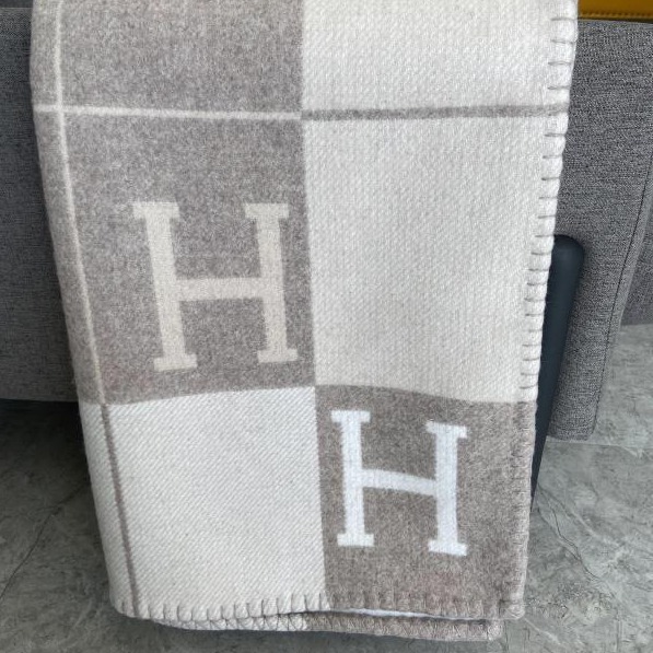 Avalon III Throw Blanket Beige — 