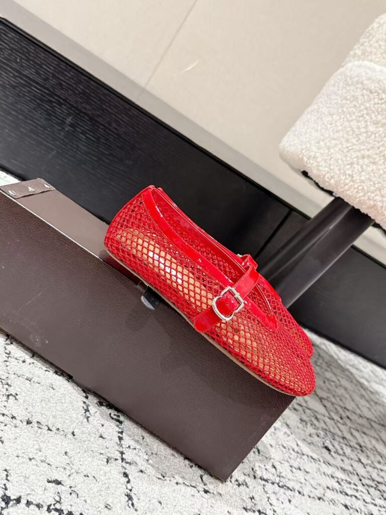 Alaïa Mesh Ballet Flat Red lacquered — Détail