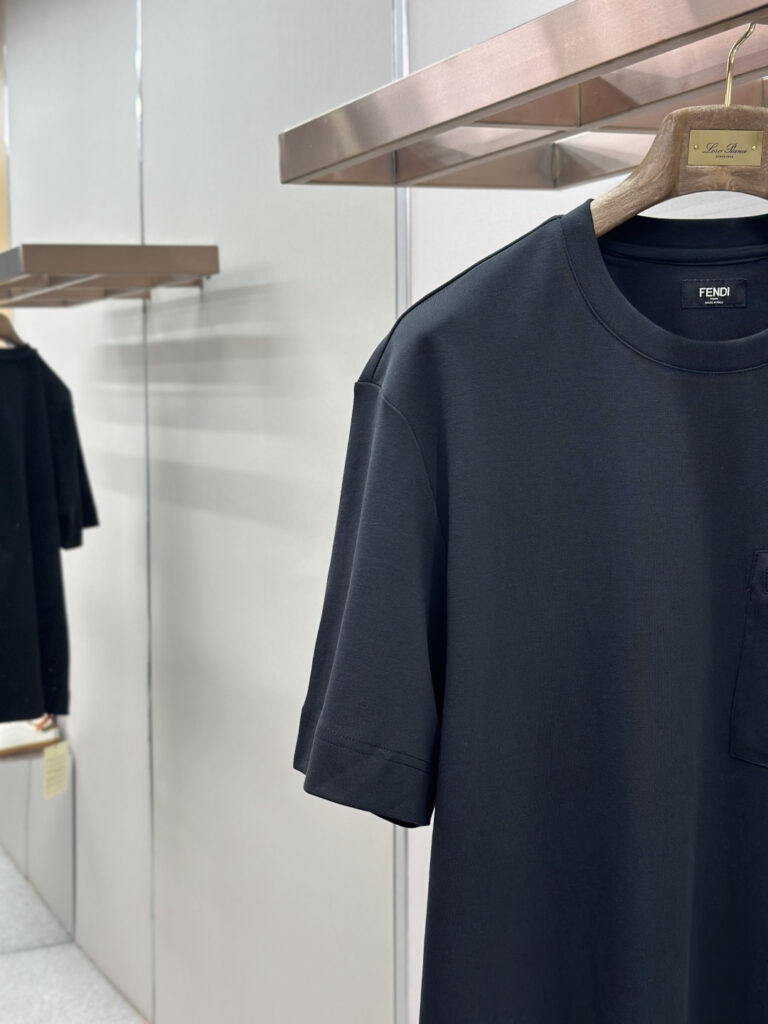 T-shirt with Zipped Pocket Black — 