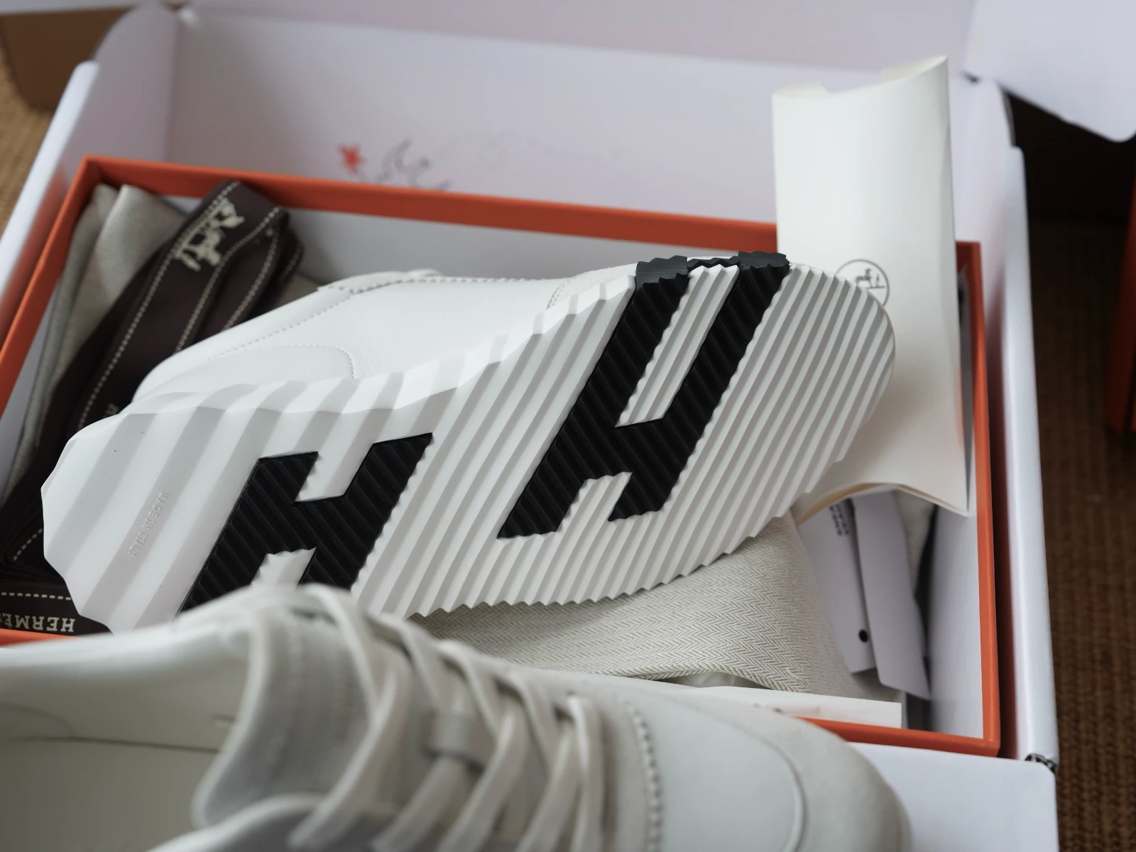 hermès bouncing white