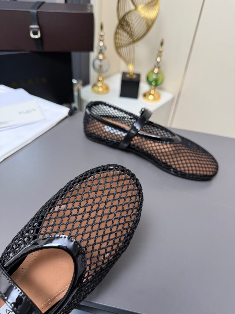 Alaïa Mesh Ballet Flat Black lacquered — Semelle & signature