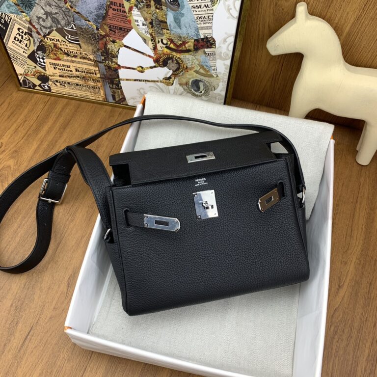 Kelly Messenger PM Noir — Détail