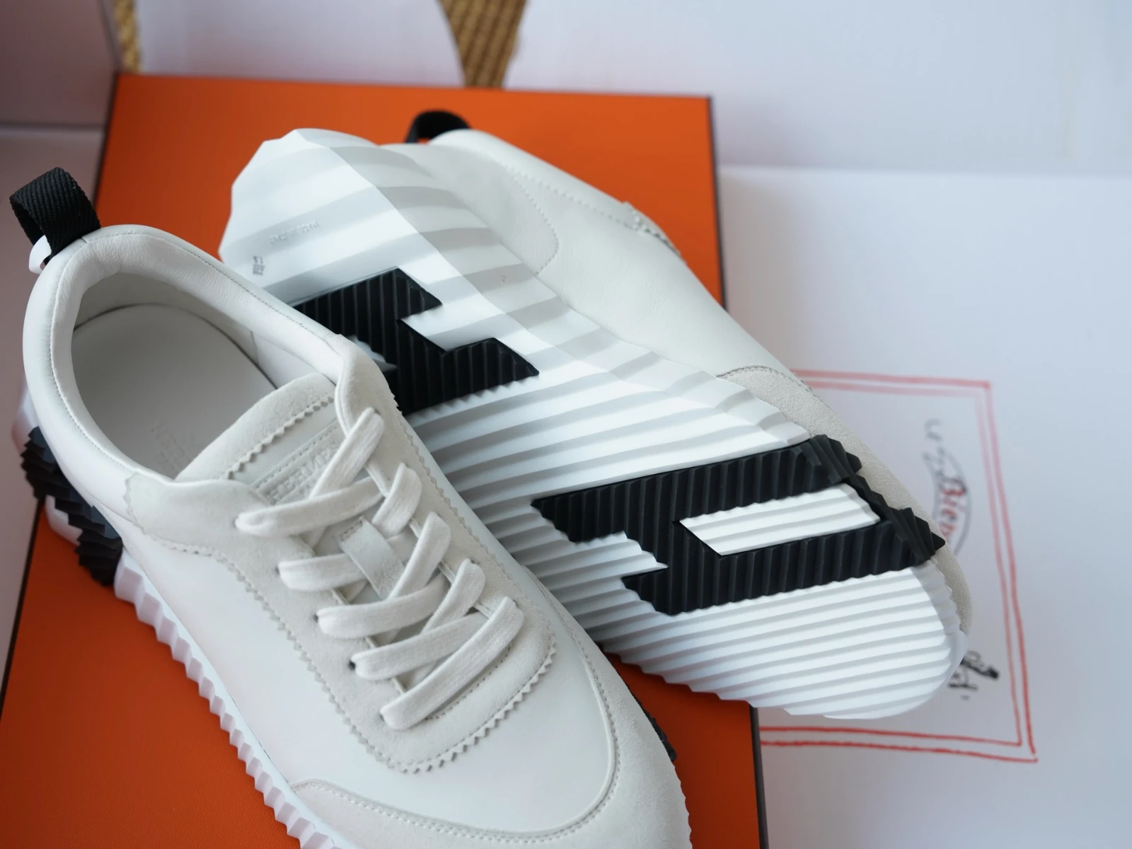 hermès bouncing white