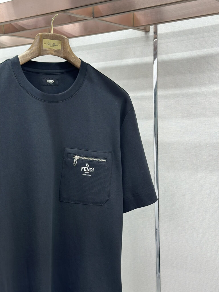 T-shirt with Zipped Pocket Black — 