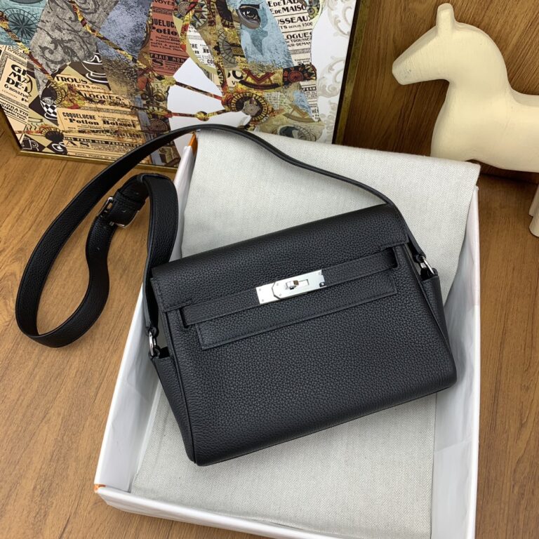 Kelly Messenger PM Noir — Profil