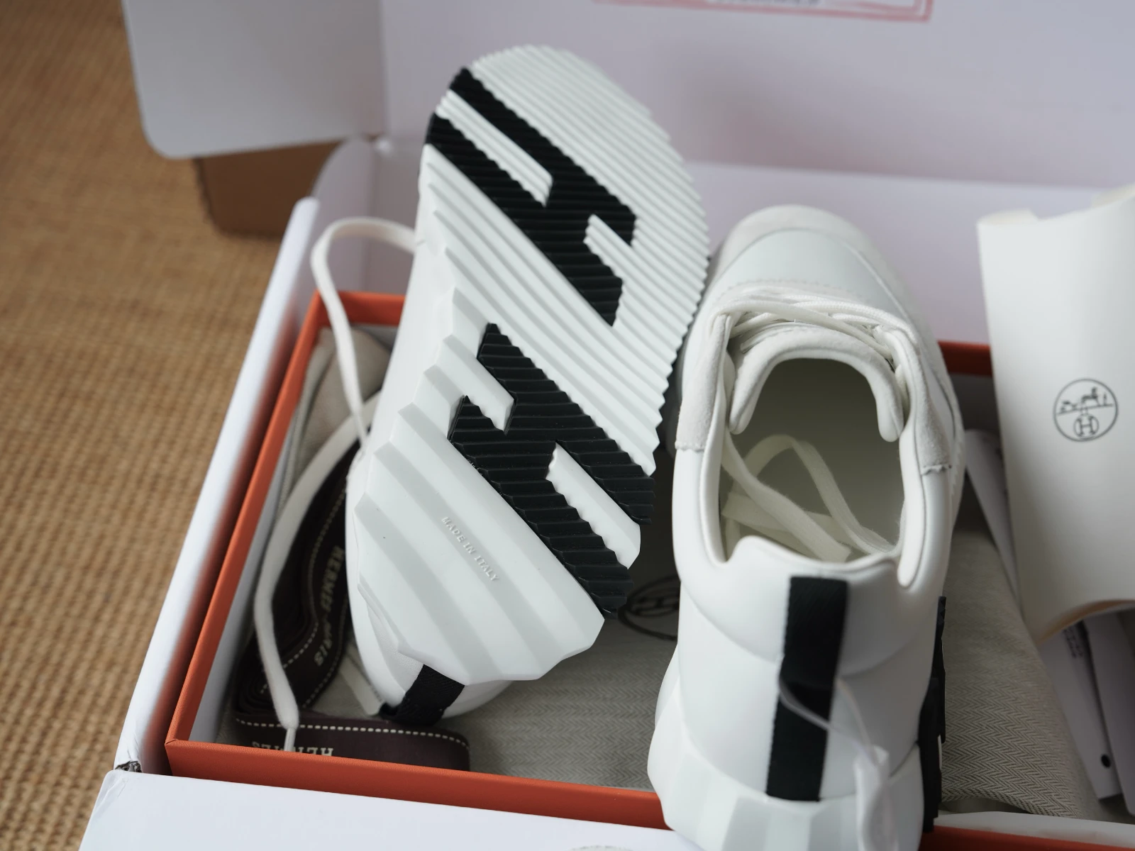 hermès bouncing white