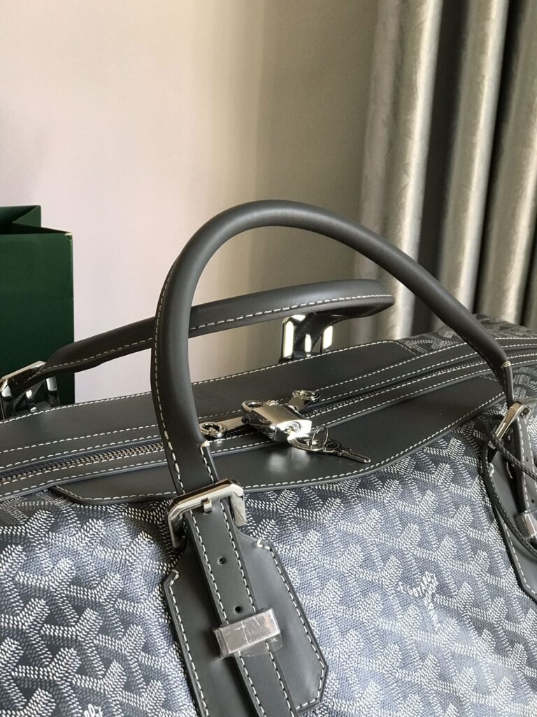Boston 50 Grey — Semelle & signature