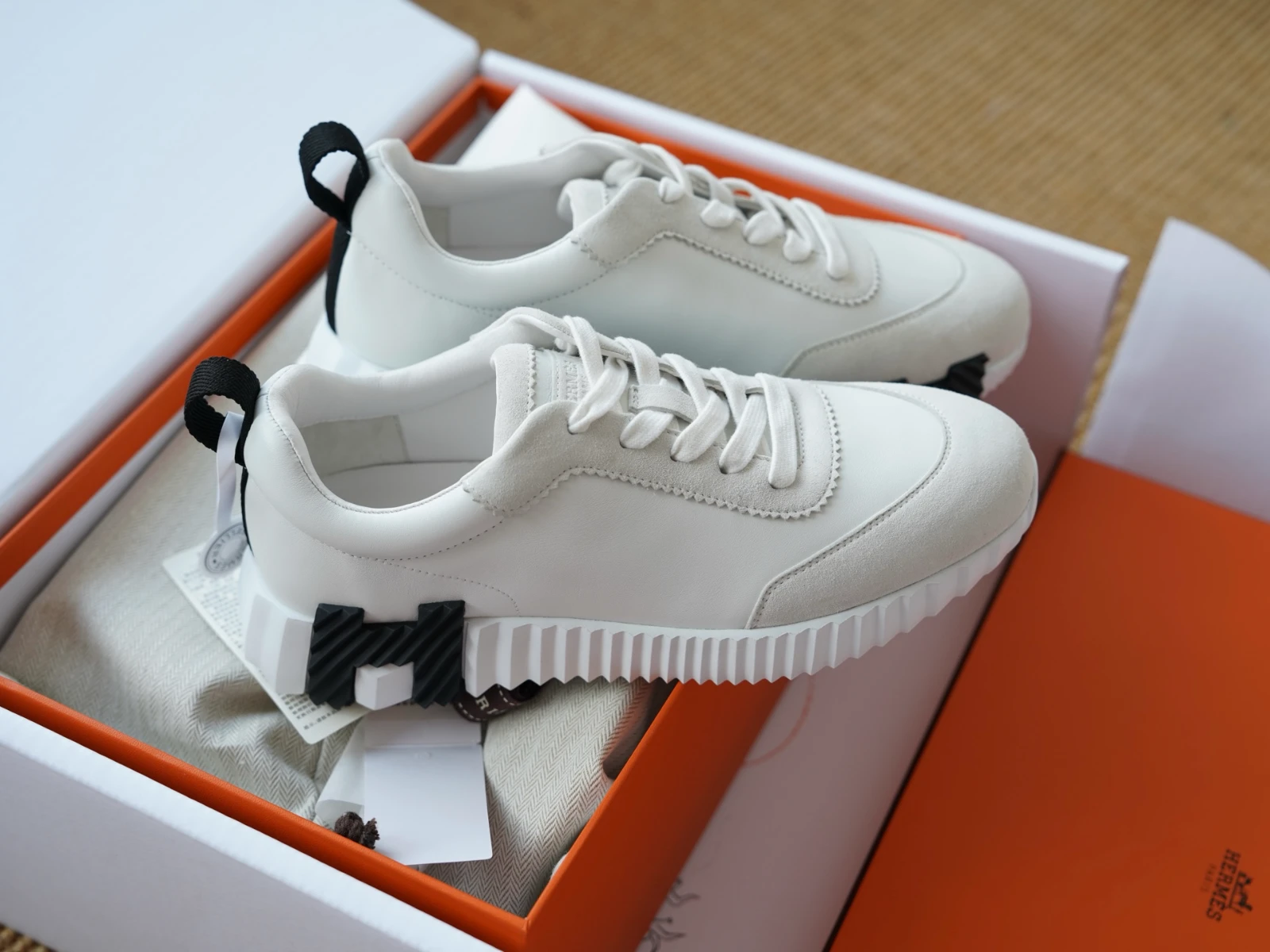 hermès bouncing white