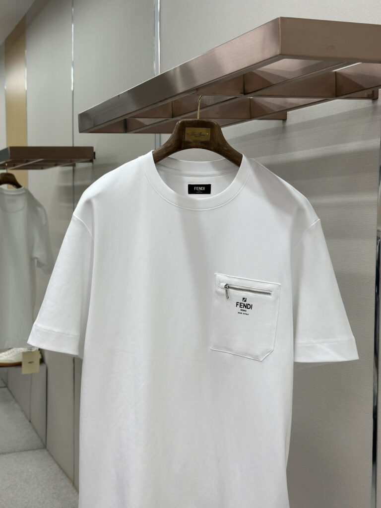 T-shirt with Zipped Pocket White — Semelle & signature