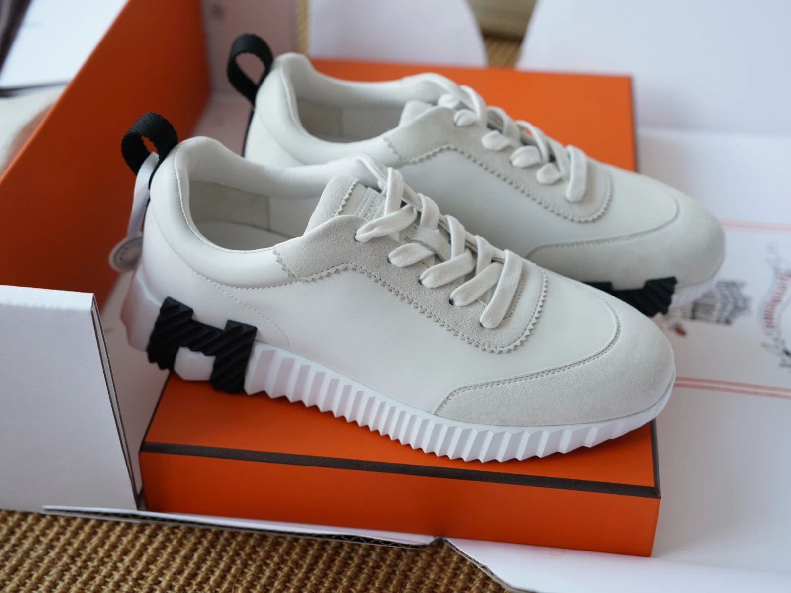 hermès bouncing white